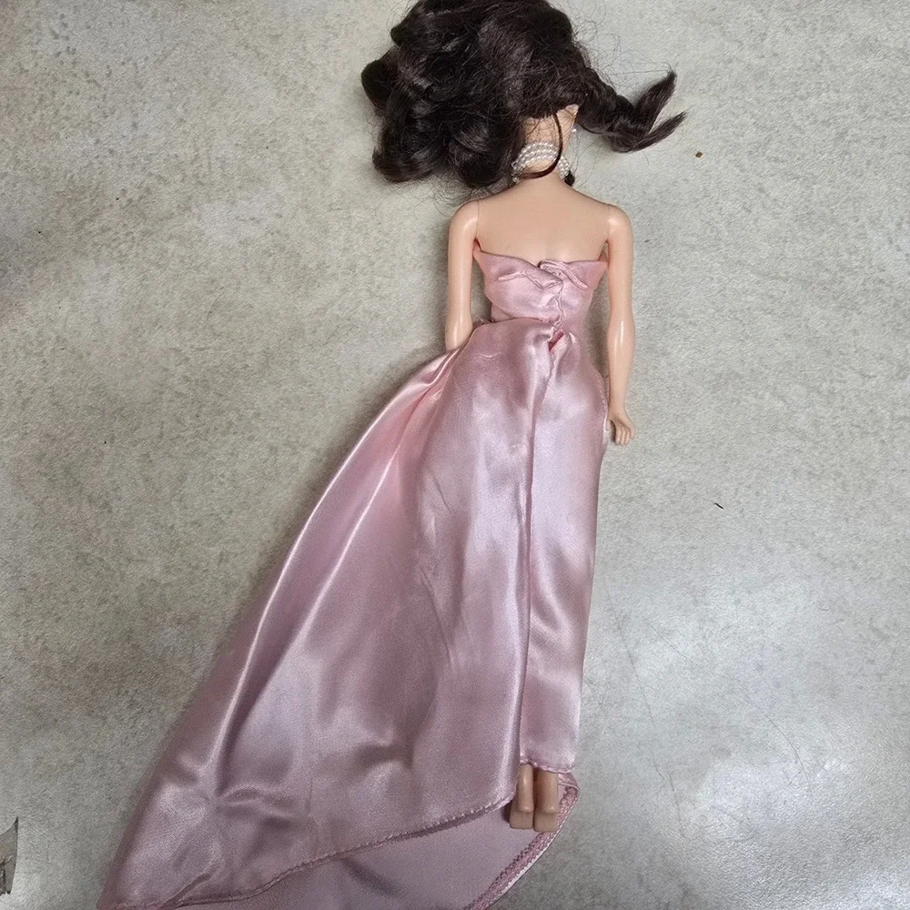 Vintage 1993 Mattel Barbie Doll Brunette Pink Satin Gown Pearl Necklace Malaysia